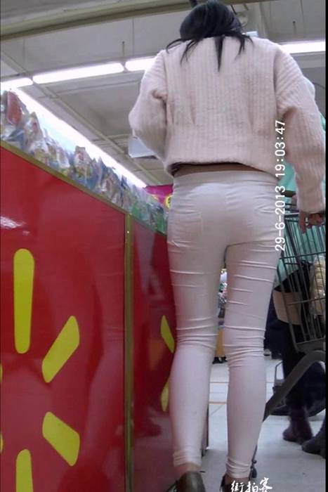 [街拍客视频]jx0174 超市购物的白色紧身裤美少妇