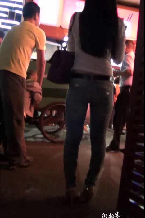[街拍客视频]jx0175 发一个不错的紧身牛仔裤丰满翘臀美女
