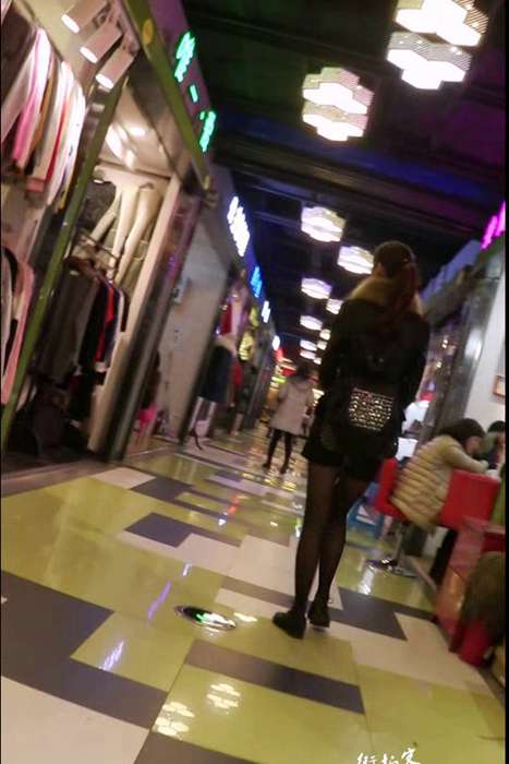 [街拍客视频]jx0188 黑丝美腿，这样的美女大家最喜欢了