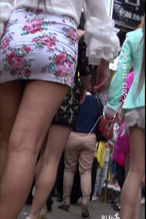 [街拍客视频]jx0366 嫩白长腿翘臀花包臀裙少妇