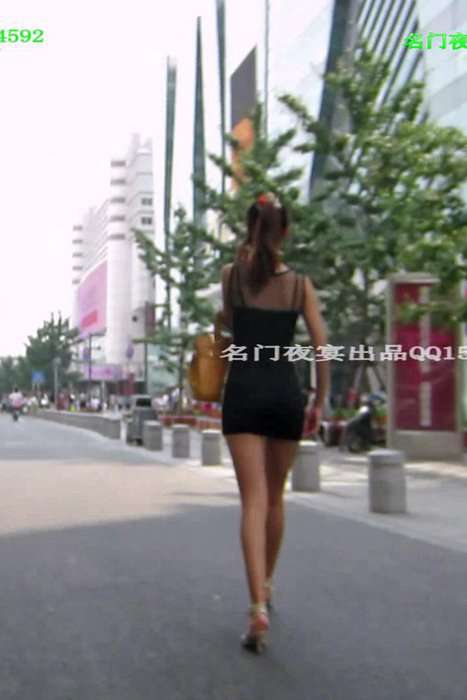 [街拍视频]﻿00209性感高跟美女穿齐B包臀裙