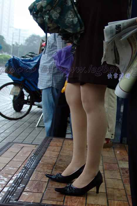 公交站台的性感肉丝高跟少妇[天使原创摄影吧legbar]ID0054 20050717C