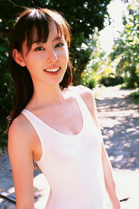 紧身白色泳装少妇[YS-Web]Vol.261 Rina Akiyama 秋山莉奈